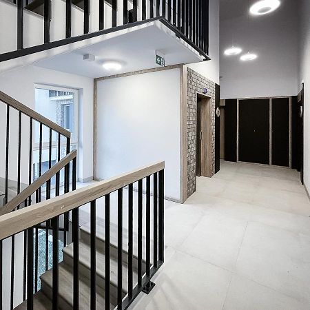 Apartament Clever 2 Kamienica Grochow ワルシャワ エクステリア 写真